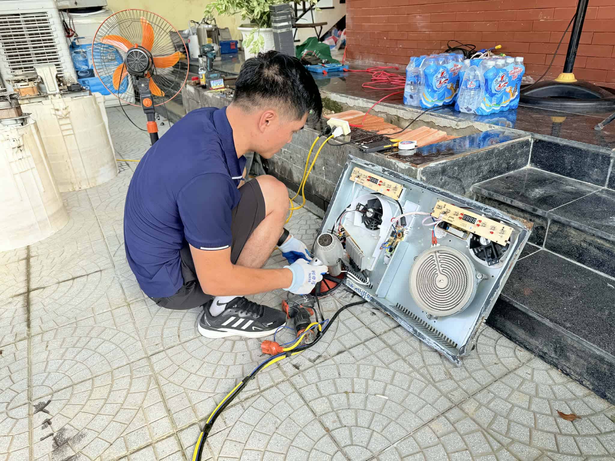 Sửa máy giặt Electrolux tại nhà khách hàng ở Hà Nội