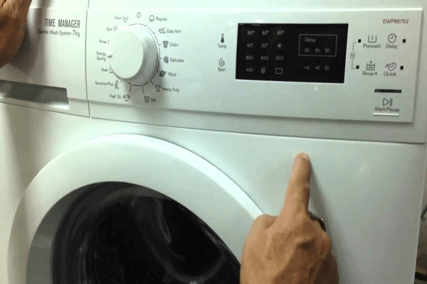 Làm gì khi xuất hiện lỗi e40 máy giặt Electrolux? Cách sửa hay nhất?