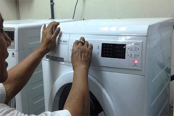 Cách sửa máy giặt Electrolux báo lỗi đèn đỏ