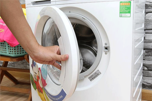 Máy giặt không mở cửa được khi giặt xong